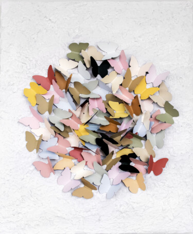Skulptur mit dem Titel "Recycle butterfly" von Kristen Jelly, Original-Kunstwerk, Papier Auf Keilrahmen aus Holz montiert