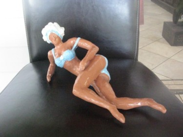 Sculpture titled "doudou plage" by Francoise Laffanour, Original Artwork