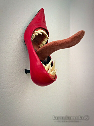 Escultura titulada "Zapato gritón Señora" por Lamu Lamola, Obra de arte original