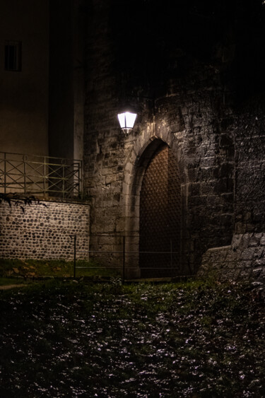Фотография под названием "The castle door" - Laure Vignaux, Подлинное произведение искусства, Цифровая фотография