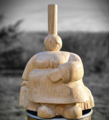 Skulptur mit dem Titel "La bretonne" von Laurianne Anselmino, Original-Kunstwerk, Holz