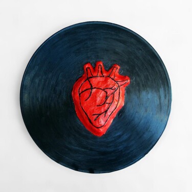 Скульптура под названием "Vinyl heart" - Leo Du Lac, Подлинное произведение искусства, Глина