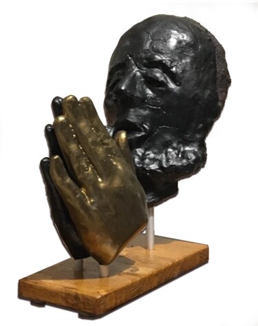 Sculpture titled "Uguaglianze" by Carmelo Leone, Original Artwork, Resin