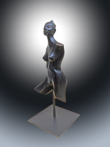 Sculpture titled "FUTURA" by Léone Digraci, Original Artwork, Ceramics