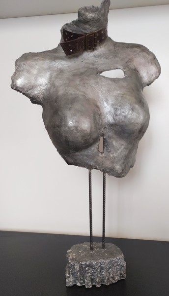 Scultura intitolato "Sculpture Buste en…" da Lo-Z, Opera d'arte originale, Calcestruzzo