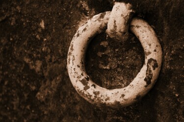Fotografia intitolato "vecchio anello" da Lorenzo Corti, Opera d'arte originale, Fotografia digitale