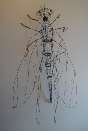Sculpture intitulée "libellule perlée" par Laurence Van Baren, Œuvre d'art originale, Métaux