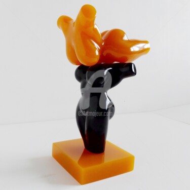 Sculpture titled "YELLOW WOMAN2 & BLA…" by Maas Tiir, Original Artwork, Resin