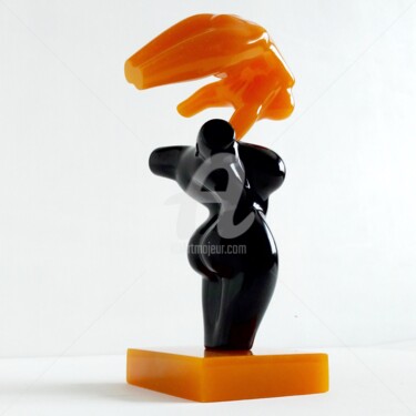 Escultura titulada "YELLOW GYMNAST-GIRL…" por Maas Tiir, Obra de arte original, Resina