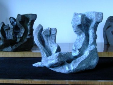 Skulptur mit dem Titel "TWISTED 10/11" von Majd, Original-Kunstwerk, Giesserei