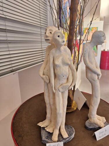 Sculpture titled "Vœu de chasteté, be…" by Tiny Morel, Original Artwork, Terra cotta