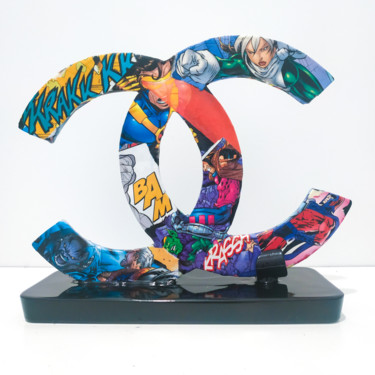 Escultura titulada "Chanel Comics" por This Is Not A Toy, Obra de arte original, Resina