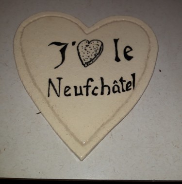 Sculpture titled "J'aime le Neufchatel" by Marc, Original Artwork, Ceramics