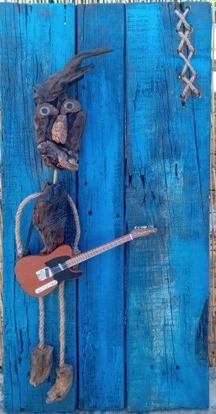 Skulptur mit dem Titel "O guitarrista" von Marcos Bastos, Original-Kunstwerk, Holz