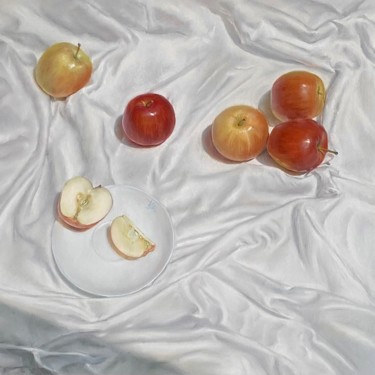 Pintura titulada "Under the apple tree" por Maria Vasilevich, Obra de arte original, Pastel