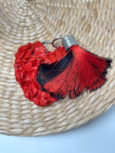 Design mit dem Titel "Keychain Red Love" von Maria Laranjo, Original-Kunstwerk, Zubehör