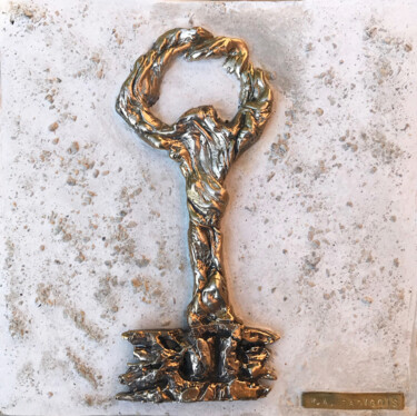 Sculpture titled "la Clé d'OR d'IMPER…" by Marie-Annick Radigois, Original Artwork, Bronze Mounted on Stone