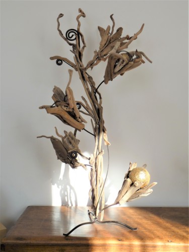 Sculptuur getiteld "Hibiscus" door Marie France Vidal, Origineel Kunstwerk, Hout
