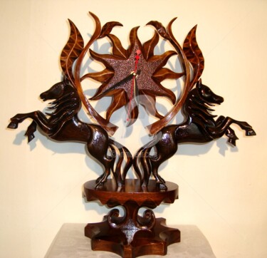「desktop clock」というタイトルの彫刻 Angel Dobrevによって, オリジナルのアートワーク, ウッド