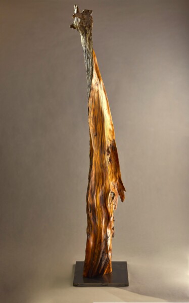 Escultura intitulada "tall wood sculpture" por Matt Christine, Obras de arte originais, Madeira