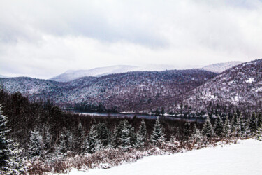 Photographie intitulée "Snow covered Hills" par Matt Kohnen, Œuvre d'art originale, Photographie numérique