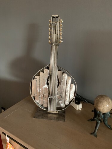 Sculptuur getiteld "Mandoline" door Moris, Origineel Kunstwerk, Metalen
