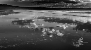 Photography titled "Reflet de marée bas…" by Michel Babkine, Original Artwork, Digital Photography