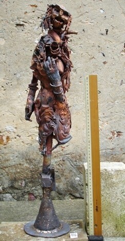 Scultura intitolato "Archéo -mutants 416…" da Michel Moskovtchenko, Opera d'arte originale