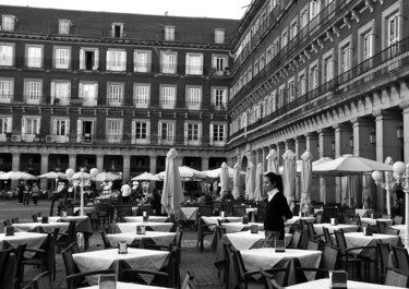 Photographie intitulée "Madrid Plaza Real "…" par Michel Volle, Œuvre d'art originale