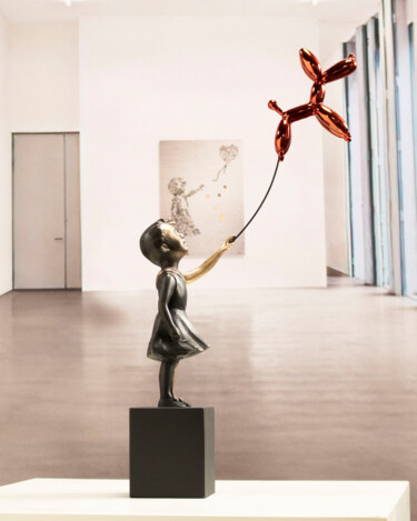 Sculpture titled "Girl with balloon d…" by Miguel Guía, Original Artwork, Bronze