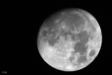 Fotografie mit dem Titel "La lune du 12.09.20…" von Miodrag Aubertin, Original-Kunstwerk, Digitale Fotografie