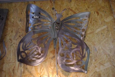 Sculpture titled "Papillon d'acier" by Mirinbeaujolais - Mirabelle, Original Artwork, Metals