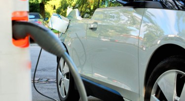 Fotografie mit dem Titel "Electric car chargi…" von Magico110, Original-Kunstwerk, Digitale Fotografie