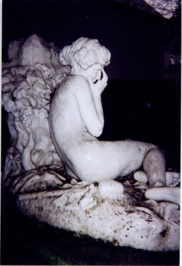 Photographie intitulée "Statue" par Morgane A., Œuvre d'art originale