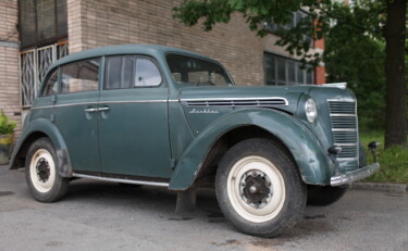 Fotografía titulada "Vintage car Moskvic…" por Mrivserg, Obra de arte original, Fotografía digital