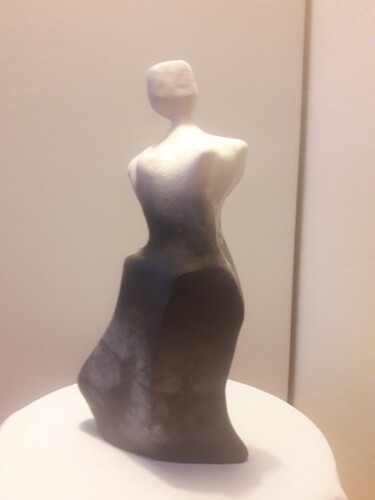 「Silhouette féminine」というタイトルの彫刻 Muriel Frier-Gouronによって, オリジナルのアートワーク, セラミックス