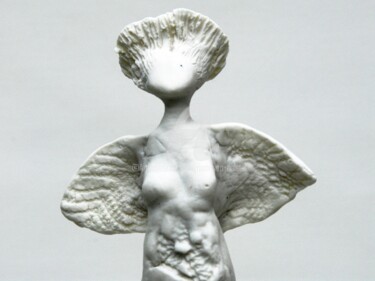 Sculpture titled "ange en porcelaine" by Myriam Van Calster, Original Artwork, Ceramics