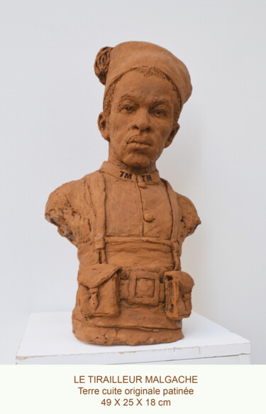 Sculpture titled "Le tirailleur Malga…" by Nacera Kaïnou, Original Artwork, Terra cotta