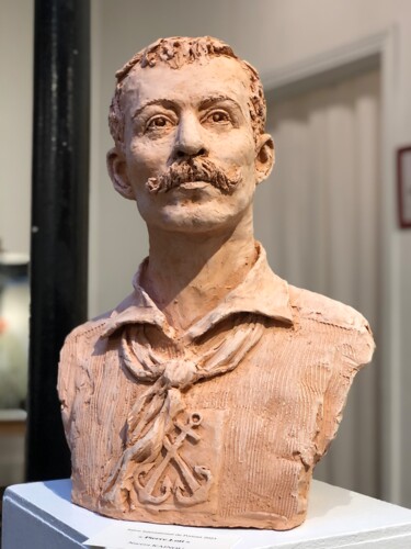 Sculptuur getiteld "Pierre Loti" door Nacera Kaïnou, Origineel Kunstwerk, Terra cotta