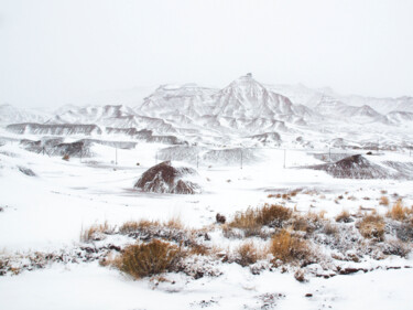 Photographie intitulée "Emerging from blizz…" par Nadezda Sharova, Œuvre d'art originale, Photographie numérique