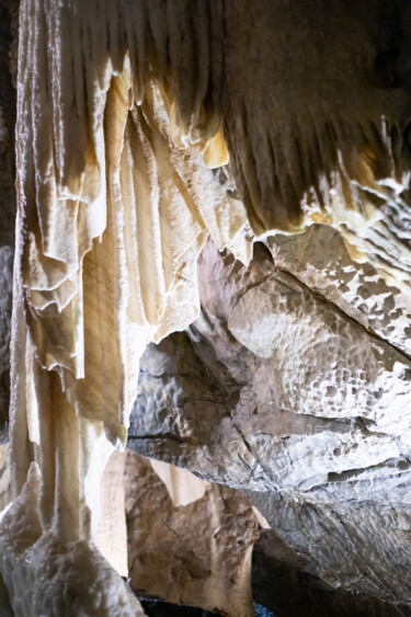 Fotografie mit dem Titel "Stone carved veil" von Nadezda Sharova, Original-Kunstwerk, Digitale Fotografie