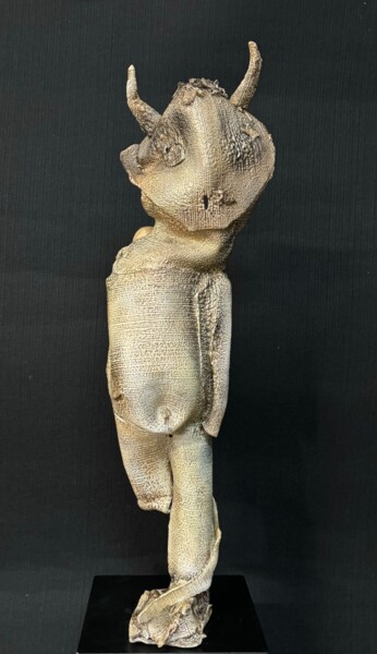 Sculpture titled "Petite Faune" by Nadine Vergues, Original Artwork, Textile fiber