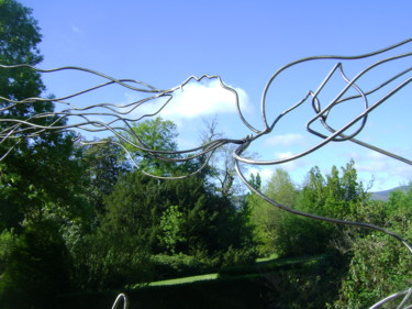 Sculpture titled "la femme du vent d'…" by Nadine Trescartes (fildefériste), Original Artwork, Metals