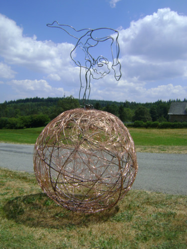 Sculpture titled "souplesse" by Nadine Trescartes (fildefériste), Original Artwork, Metals