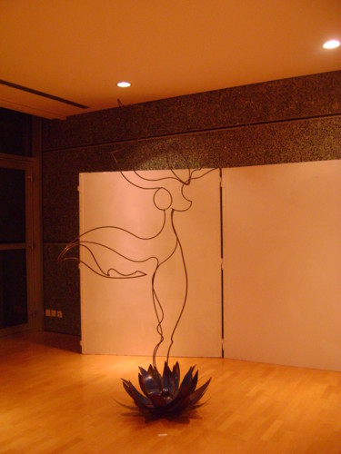 Sculpture intitulée ""épanouissement"" par Nadine Trescartes (fildefériste), Œuvre d'art originale, Métaux