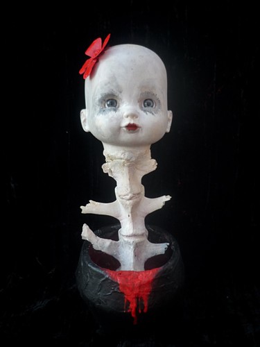 Sculpture titled "Petite plante mal a…" by Nancy Cardinal, Original Artwork, Bone