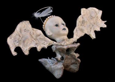 Скульптура под названием "Angel Os" - Nancy Cardinal, Подлинное произведение искусства, кость