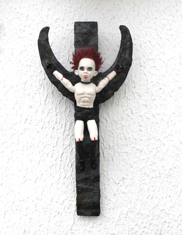 "Jesus was a punk" başlıklı Heykel Nancy Cardinal tarafından, Orijinal sanat, Ahşap