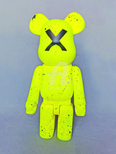 Sculpture intitulée "Eks Bear 400 fluo y…" par Na$H, Œuvre d'art originale, Acrylique