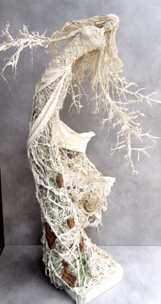 Sculpture titled "Daphné" by Nathalie Villate-Lafontaine, Original Artwork, Plaster